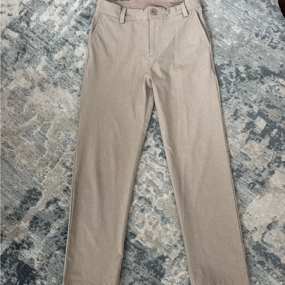 Vineyard Vines Boys’ Lightweight Performance Breaker pants, khaki - size 10